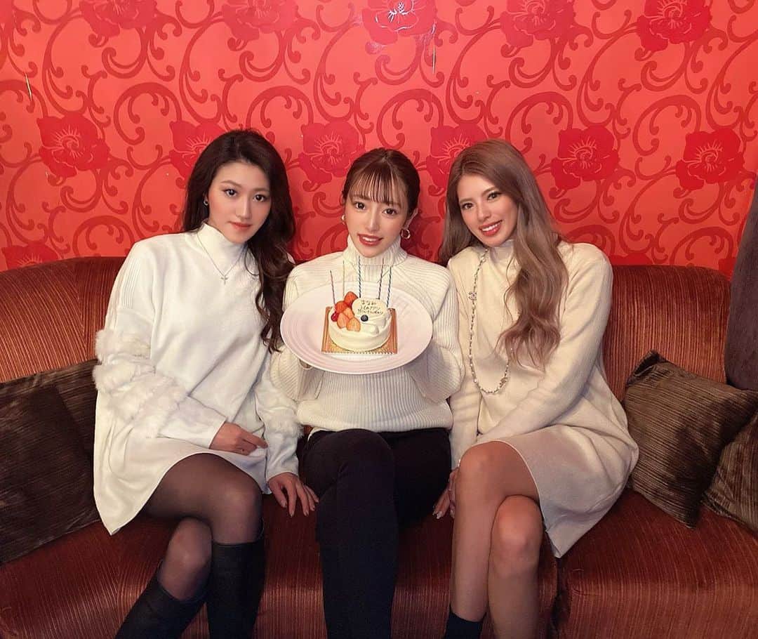 MANAMIのインスタグラム：「. ちょっと前にみなみと未来に お誕生日祝ってもらったよ✨✨」