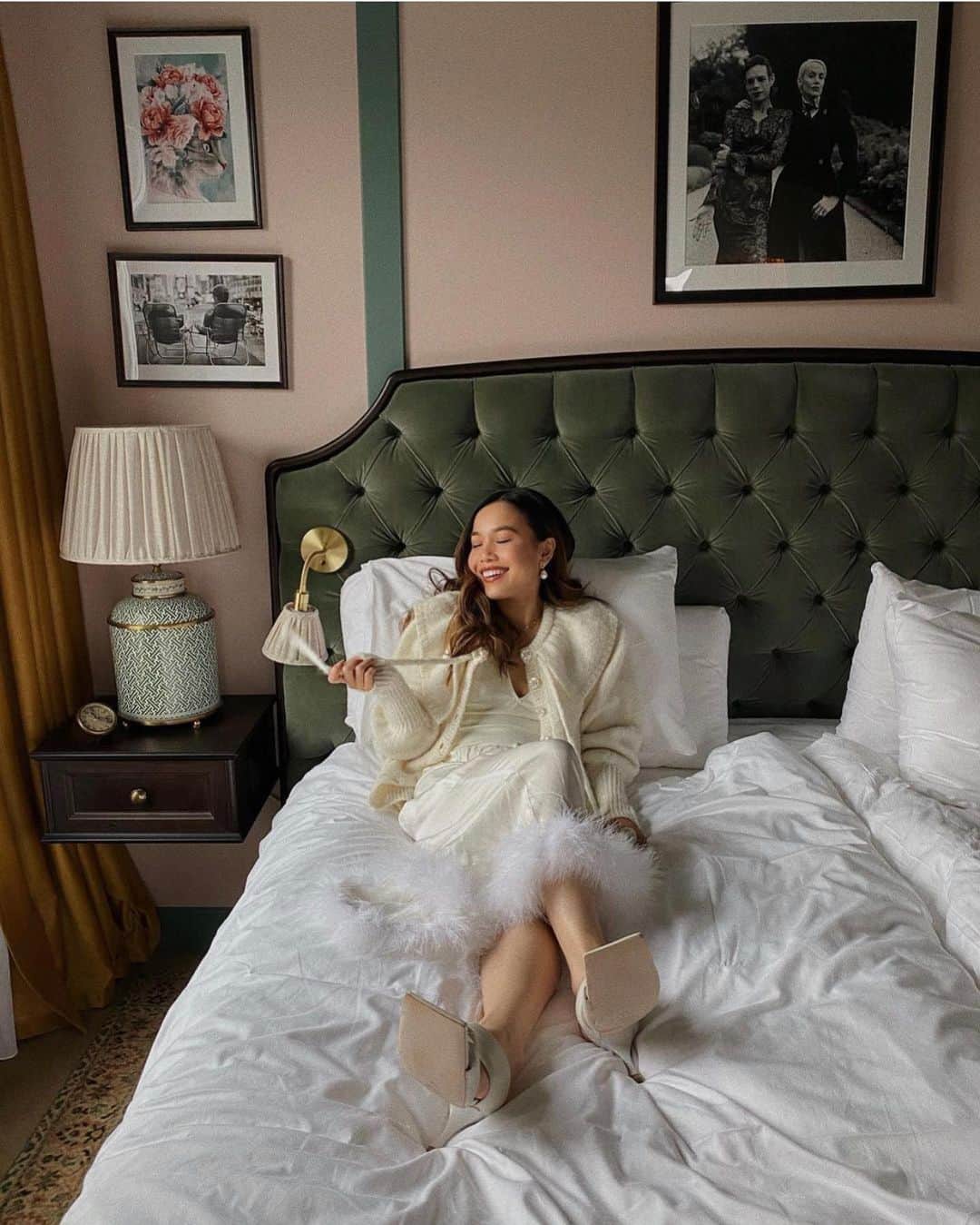 バイティモのインスタグラム：「Sunday vibe via @lillehoang ✨ Hairy Knit Pom Pom Cardigan, soft chunky, wear it open or closed #bytimo #yourebeautiful」