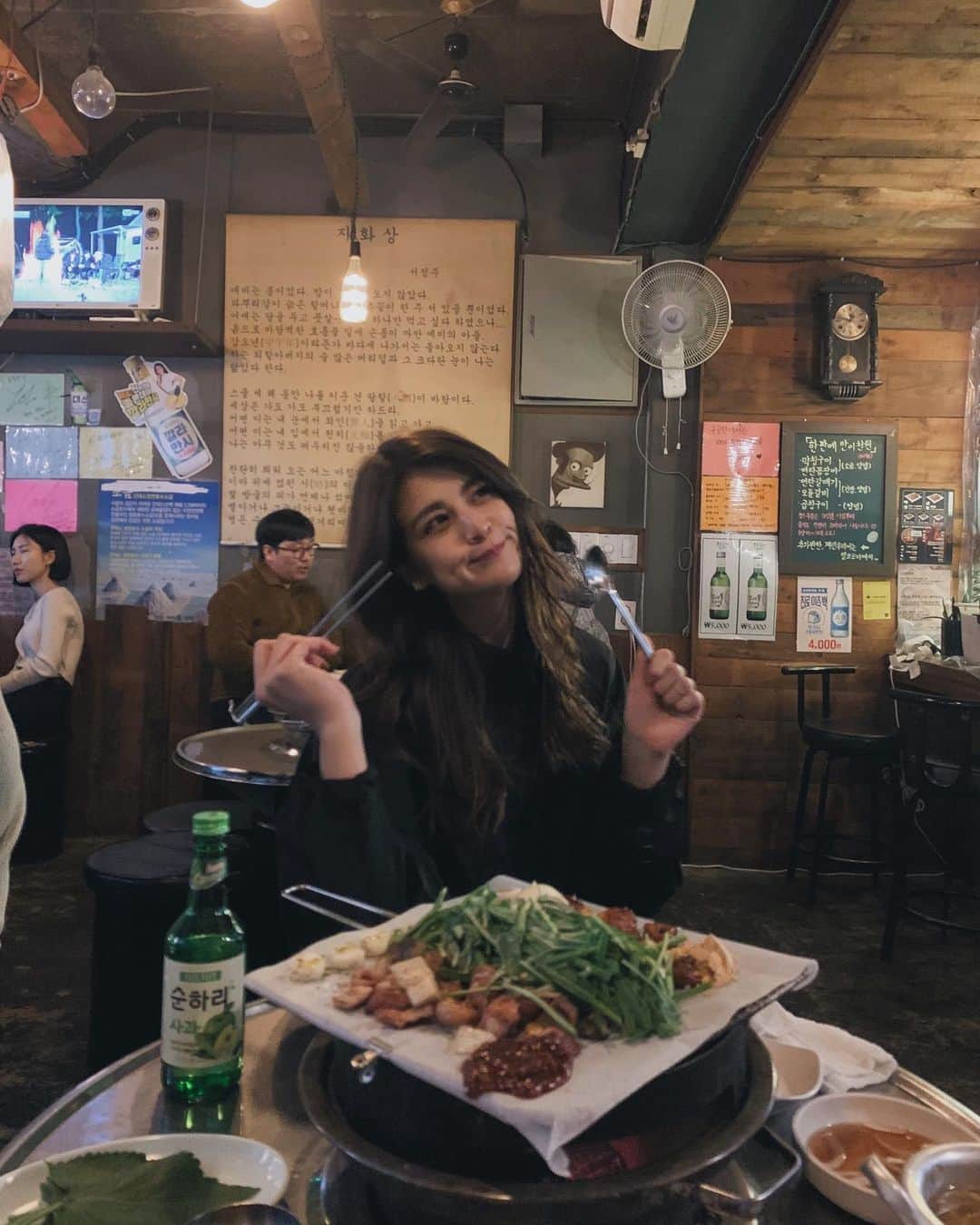 九里聖莉奈のインスタグラム：「.﻿ ﻿ In love with Korean food 🍷﻿ ﻿ #kuriseri #korea」