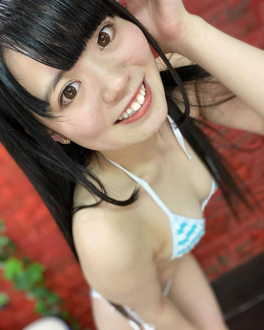 花咲希音のインスタグラム：「マイクロビキニは嫌いっっ？🥺🥺  #目標 #フォロワー1000人 #followme #10秒グラビア #twitter に #投稿中 #ポートレート #ノーマルカメラ #無加工 #水着 #ビキニ #グラビア #グラドル #黒髪ストレート #girl #ぱっつん前髪 #前髪 #ぱっつん #姫カット #アイドル #idol #ワールドエンドラヴァー #女優  #写真 #写真好きな人と繋がりたい #グラビア好きと繋がりたい #actress #花咲希音 #自撮り#グラドル自画撮り部」