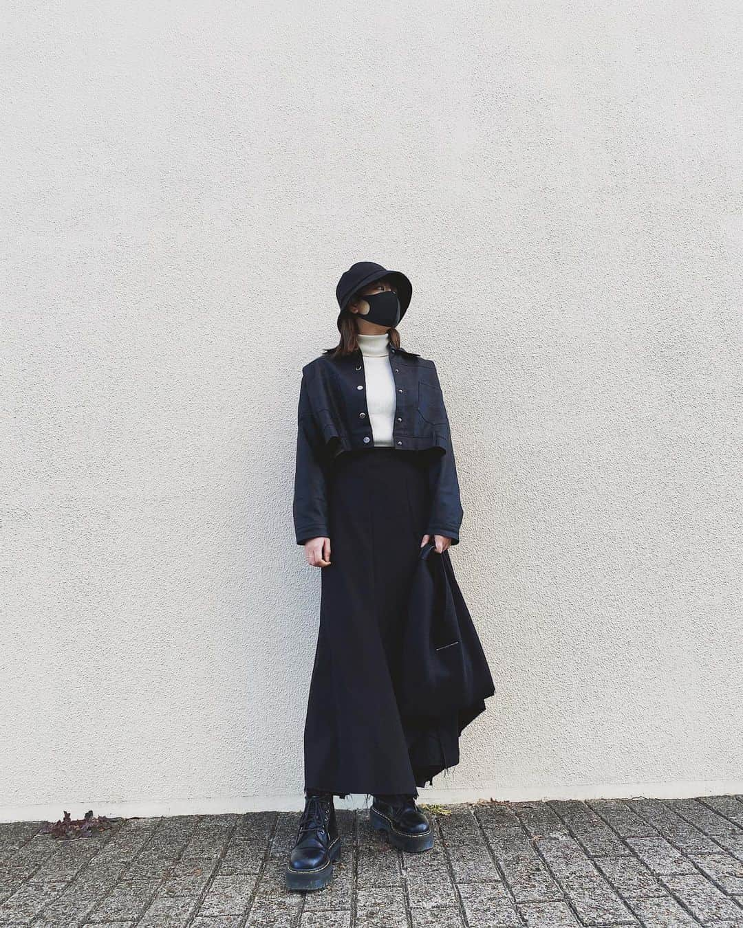 酒井萌衣さんのインスタグラム写真 - (酒井萌衣Instagram)「私服🧞‍♂️﻿ ﻿ ﻿ #私服 #私服コーデ #モノトーンコーデ」1月17日 18時44分 - sakai__mei