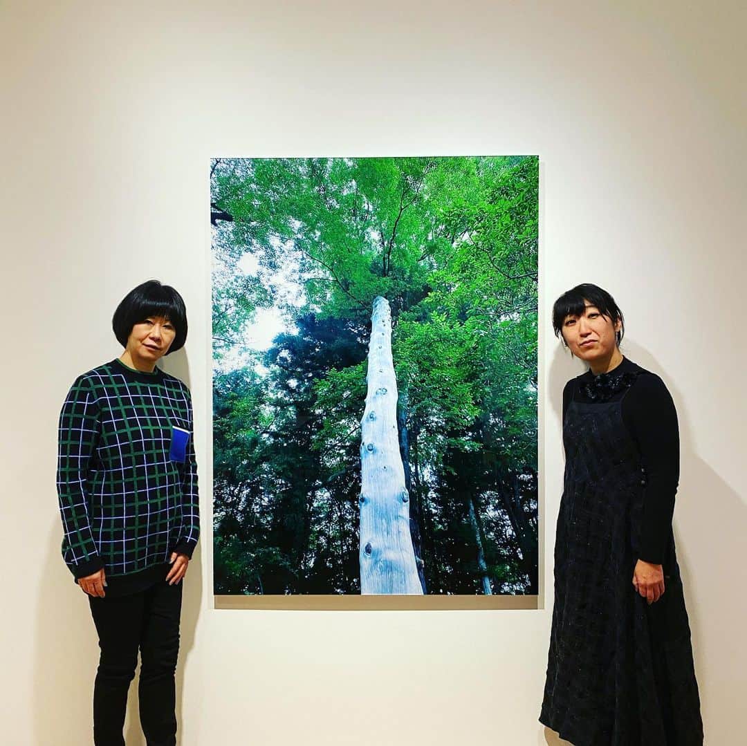 大宮エリーさんのインスタグラム写真 - (大宮エリーInstagram)「静かな時間 聖なる時間を たいせつに そんな展覧会です  高際さんありがとう　 @takagiwa.k」1月17日 19時04分 - ellie_omiya