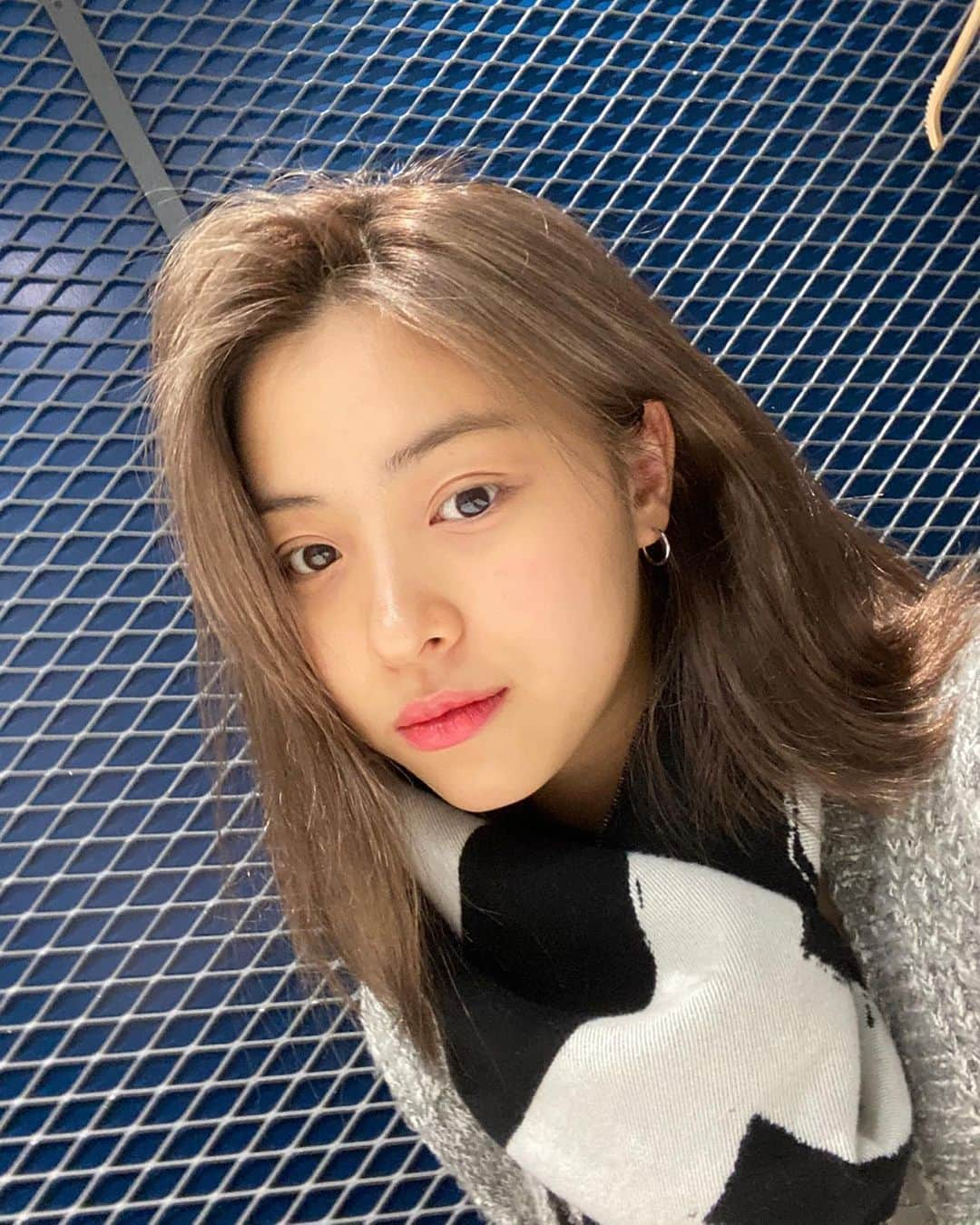 ITZYさんのインスタグラム写真 - (ITZYInstagram)「청순?🙂」1月17日 18時59分 - itzy.all.in.us