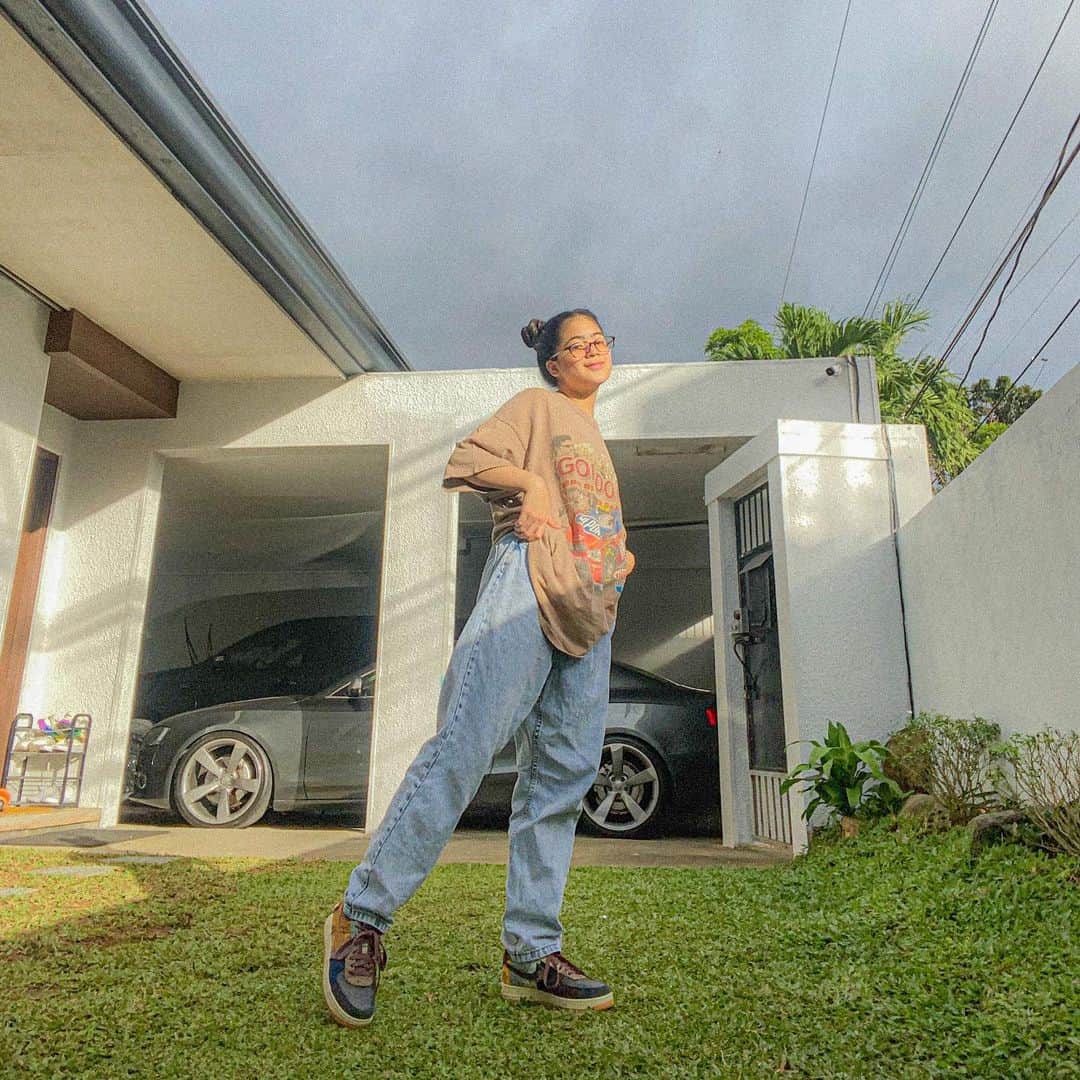 Niana Guerreroのインスタグラム：「#ootd for today! hihi 🥳 btw shoot me any questions in the comments im down to answer a few ❤️」