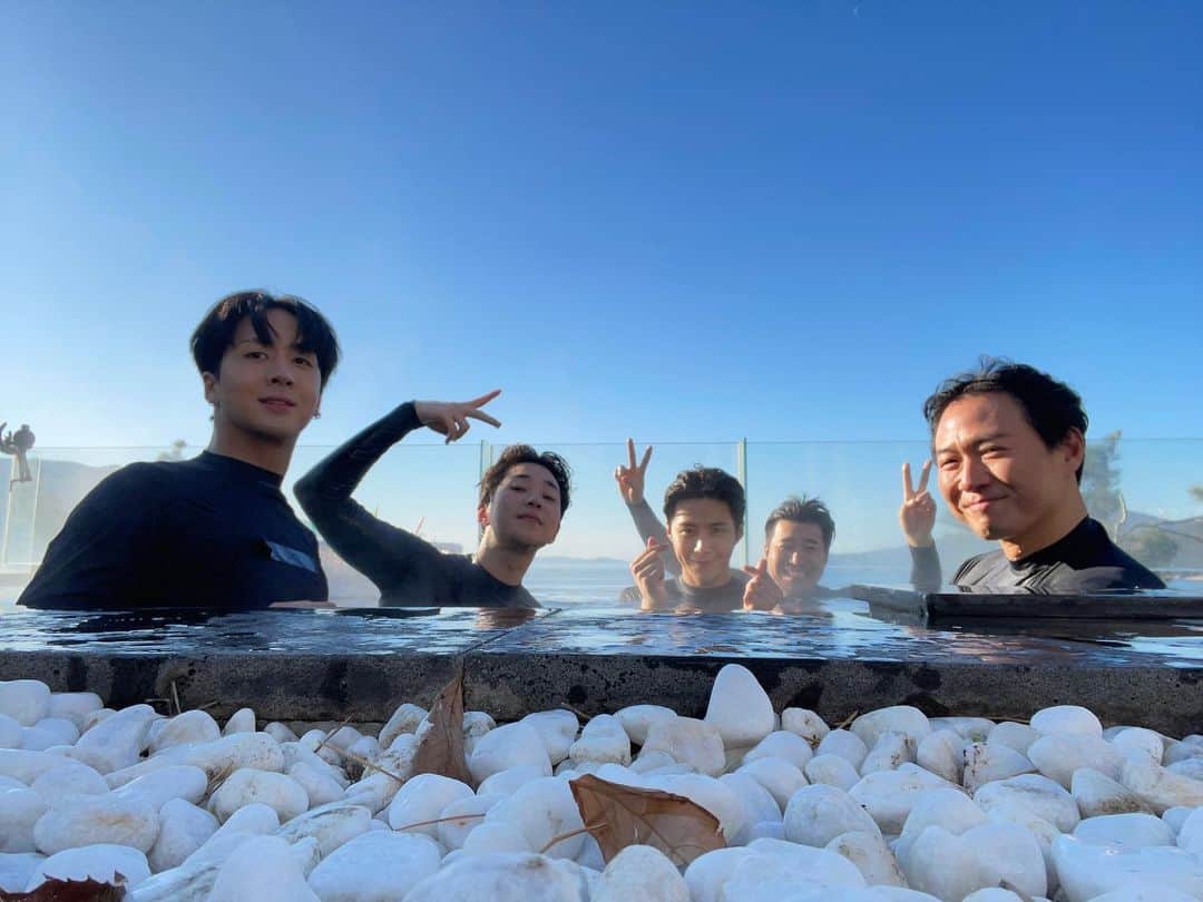 DINDINのインスタグラム：「뚱유니형 빨리 와!! 아프지말고!! 보고싶어!! 덕분에 잘 놀았어!! 땡큐우~~~❤️ #1박2일 #문세윤 #보고싶어」