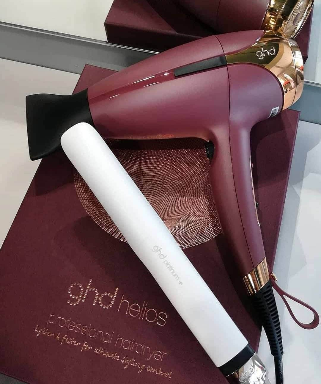 ghd hairさんのインスタグラム写真 - (ghd hairInstagram)「HOLY 👏 GRAIL 👏TOOLS 👏 The ghd helios and platinum+ take your hair game to the next level ✨ What's your fave ghd tool? Let us know 👇  @peluqueria_belen  #ghd #ghddryjanuary #ghdplatinumplus #ghdhelios #hairgoals #hairgame #hairtools #hairessentials」1月17日 19時20分 - ghdhair