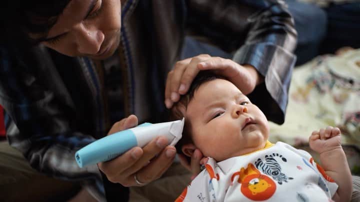 Kimberly Ryderのインスタグラム：「Udah nonton video Aqiqah nya Aisyah? Lebih suka Aisyah ada rambutnya atau nga? 🧒🏻👶🏻 Vlog link in bio, jangan lupa subscribe! 🥰」
