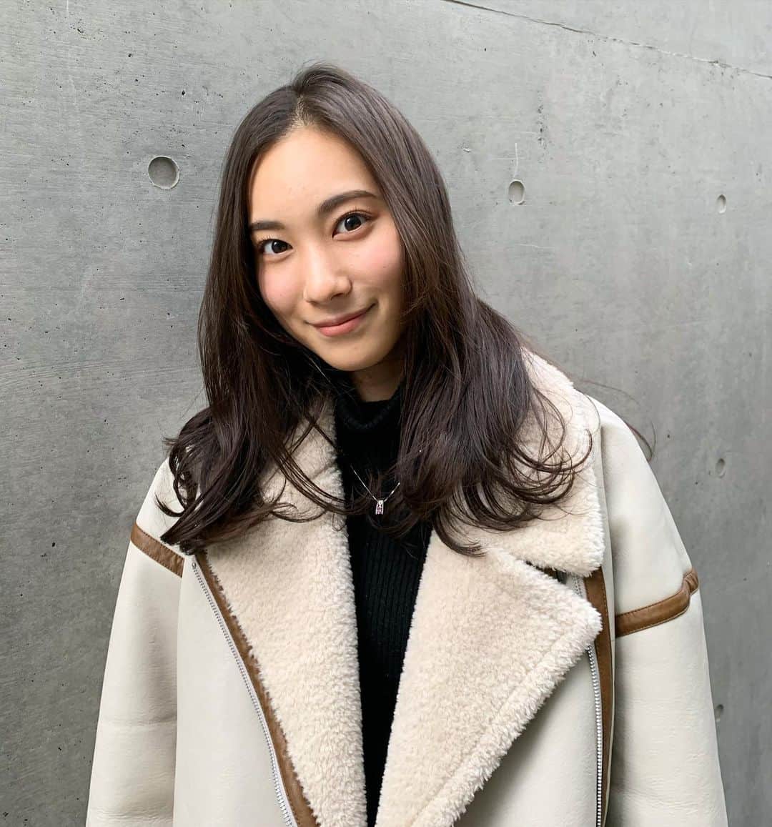 のインスタグラム：「. ✂︎✂︎✂︎ ヘアメンテ〜✂︎ . . #さようなら髪」