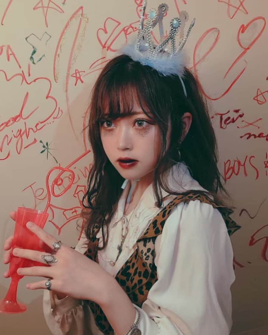 てぃ丸のインスタグラム：「ティマナキカフェvol.2 🌹 #ティマナキカフェ #撮影」