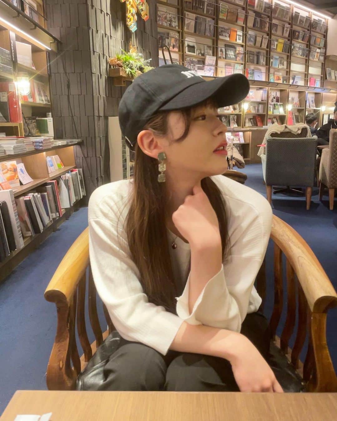 のインスタグラム：「・ ・ ミクチャ配信残すこと、1週間となりました！ 皆さん毎日ありがとうございます💭 只今、3位で1位まで68万Pとかなり差がある状態です。 ナタの初のグラビアデビュー是非応援して頂けたら嬉しいです。₍ᐢ｡•༝•｡ᐢ₎ 1位ペアがグラビアデビューです！ そして、ソログラビア特集・デジタル写真集の発売があります！ 皆にナタのグラビア見て欲しい！！ よろしくお願いします💭🔥 ・ #ナタリア聖奈 #ljk #カフェ女子 #帽子コーデ #プチプラアクセサリー #ライブ配信」
