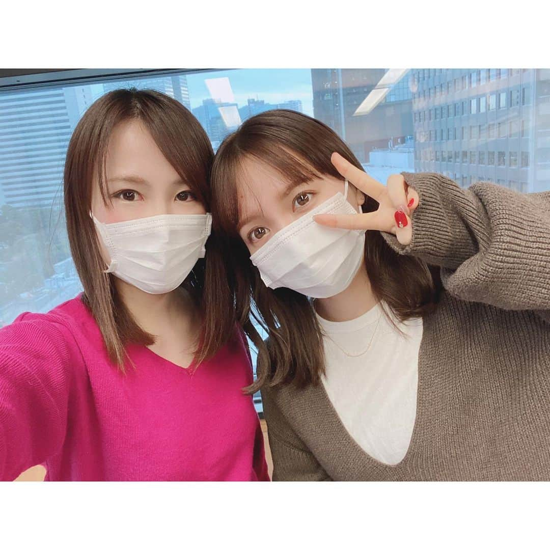 舘谷春香さんのインスタグラム写真 - (舘谷春香Instagram)「スポスタ☆MIXZONEありがとうございましたー！今日のマイスターは相撲女子の山根千佳ちゃん🙌  大相撲初場所の中日までの取り組みと後半戦の展望について伺いました！ 明瀬山関はパンの山って言われているらしい🍞❤️かわいい🍞❤️  大栄翔関は今日も勝って全勝！勝ち越し！ 明瀬山関も正代関も負けて一敗消える🤔 明日以降も楽しみです🙌  競馬は京成杯！ キューイチローならぬサンイチローだった🙃惜しかった〜！ 個人馬券はストーリーズ載せたけど③-⑤⑩-全で買ってた🙃⑤か①か悩んだんだよなあ🙃負けです🐴  全然関係ないけど今週のジングルで中日ドラゴンズのビシエド選手の応援歌を歌えたから今日は満足☺️なんで？って感じだと思いますが気になったらタイムフリーしてください笑  今週も楽しかった！ 緊急事態宣言が出てから文化放送は放送中もマスク着用となりました😷 アクリル板もあってマスク着用で、精一杯の対策をとって！来週も楽しい番組をお届けできるように頑張ります☺️✨  #文化放送 #スポスタ #スポスタmixzone #sumo #大相撲 #相撲 #令和3年初場所 #初場所 #すーじょ #スー女 #相撲女子 #ホリプロ #ホリプロアナウンス室 #同じ事務所 #競馬 #競馬予想 #京成杯 #競馬好きな人と繋がりたい #競馬女子 #中山11r #中日ドラゴンズ #中日 #中日ドラゴンズ好きな人と繋がりたい #dragons #ドラゴンズファンと繋がりたい #スポーツ番組 #スポーツ好きな人と繋がりたい #スポーツ好き #sports」1月17日 20時03分 - tty0250hrk