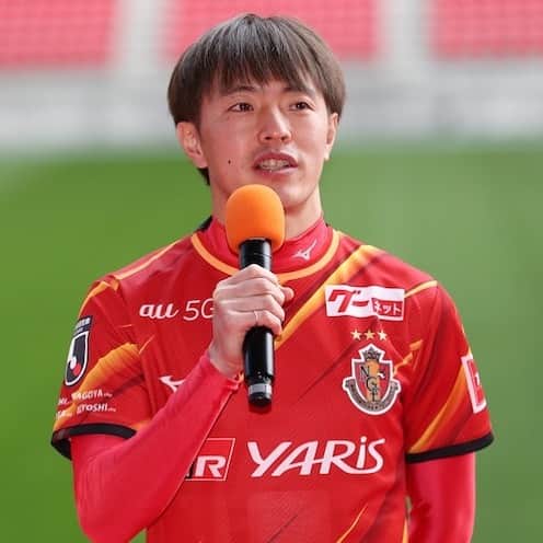 のインスタグラム：「. 赤を身にまとい  📷Photo by N.G.E.  #齋藤学 #manabusaito  #名古屋グランパス #grampus  #Jリーグ #JLeague #J撮り #j1  #football #サッカーキング #⚽️ #サッカー」