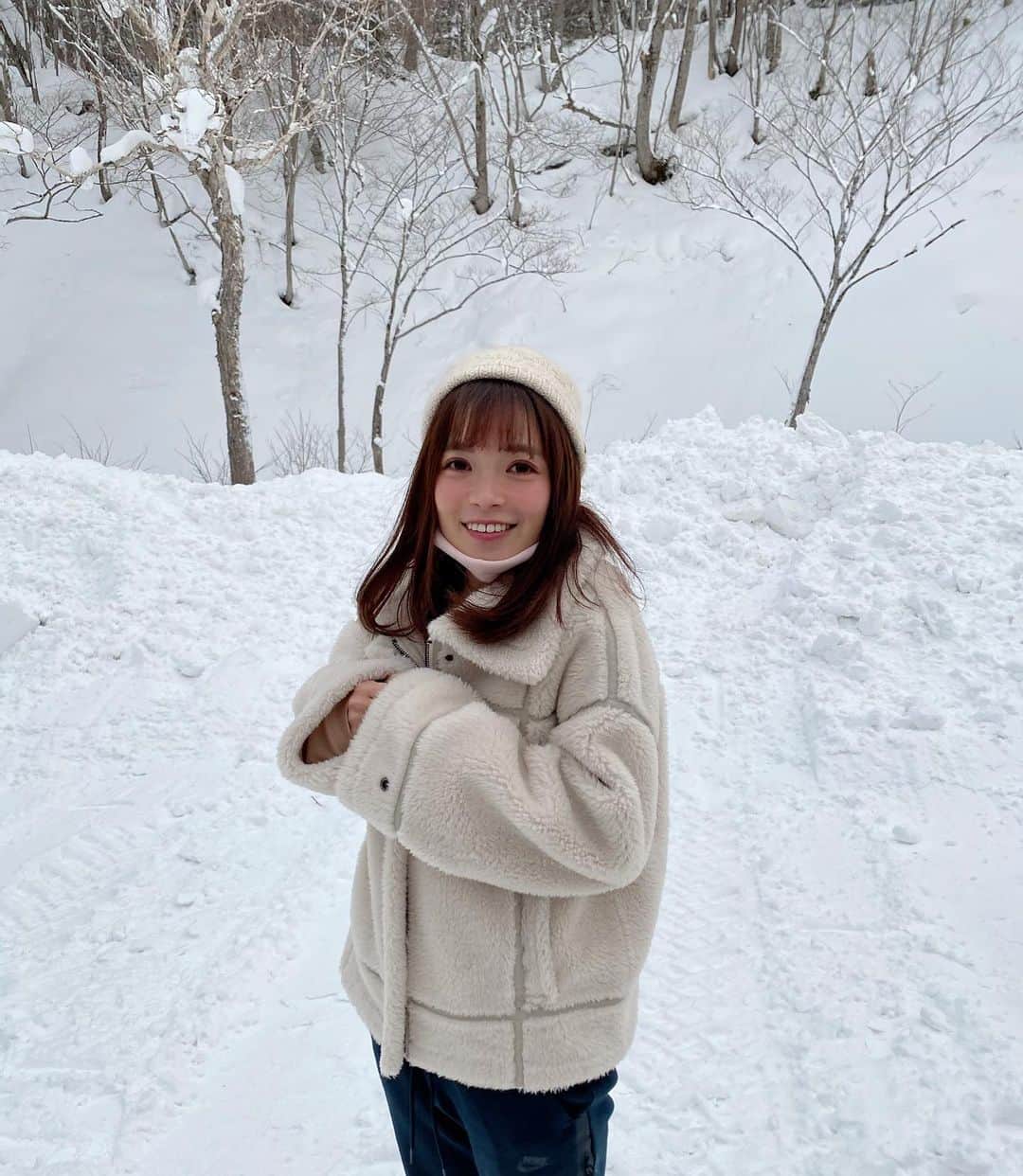 のインスタグラム：「毎日寒いですね😨﻿ ﻿ みんなあったかくして寝るんだよ﻿ ﻿ 女の子は足腰冷やしちゃダメだよ﻿ あんまりスカート短くしないでね﻿ でも短いスカートの女の子かわいいよ﻿ 盗撮には気をつけて、危ないところではズボン履きなさいね﻿ ﻿  #おせっかいおばさん﻿ #女子高生を心配しがち﻿ ﻿」