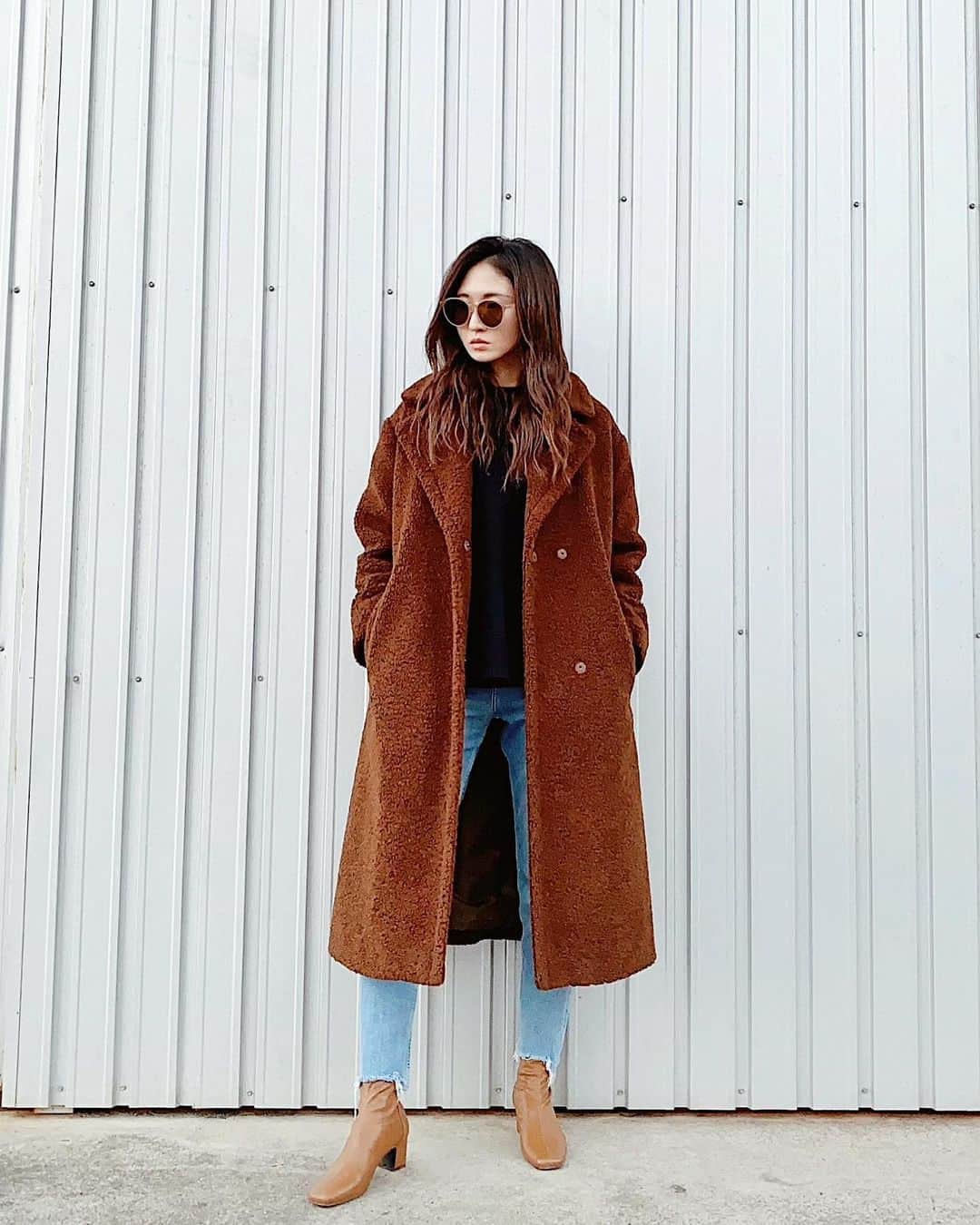 rittann48のインスタグラム：「. . . ㅤㅤㅤㅤㅤㅤㅤㅤㅤㅤㅤㅤㅤ fashion ㅤㅤㅤㅤㅤㅤㅤㅤㅤㅤㅤㅤㅤ ㅤㅤㅤㅤㅤㅤㅤㅤㅤㅤㅤㅤㅤ brown code  去年か一昨年に買った @naning9_ の ロングコートお気に入り 暖かくて寒い日に絶対着てしまう .ㅤㅤㅤㅤㅤㅤㅤㅤㅤㅤㅤㅤㅤ .ㅤㅤㅤㅤㅤㅤㅤㅤㅤㅤㅤㅤㅤ .ㅤㅤㅤㅤㅤㅤㅤㅤㅤㅤㅤㅤㅤ #simple #fashion #style  #code #ootd #outfit  #zara #naning9 #dholic」