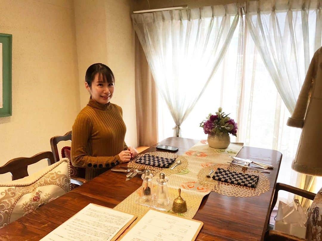 一木みおさんのインスタグラム写真 - (一木みおInstagram)「今日はお友達がお誕生日のお祝いをしてくれました😊✨🌹﻿ 一軒家のお家に遊びに来ている気分で、とても素敵なレストランでした😌﻿ ﻿ その後はカフェに移動してひたすらお話し。足りない☺️﻿ ﻿ お店からプレゼントまで、毎年本当に素敵なサプライズをしてくれるお友達。﻿ いつもありがとう🥰﻿ ﻿ 昨日も久しぶりに学生時代のお友達と少しだけど会えて、とーってもリフレッシュ出来たしパワーが一気に漲った💕﻿ ﻿ お友達が酸素すぎて会えない期間長いから軽く窒息するかと思った🥺﻿ ﻿ 素敵な一日をありがとう！﻿ ﻿ #リストランテ小林 #italian #目黒 #一軒家レストラン #イタリアン #lunch #mybirthday #birthday #happybirthday #サプライズ #surprise #happy #個室ランチ #instagood #instalike #카페투어 #photography #camera #yummy #gourmet #tokyo #happy #좋아요 #데일리룩 #맛스타그램 #誕生日 #맛집 #instapic #friend #thankyou」1月17日 20時52分 - mioichiki30