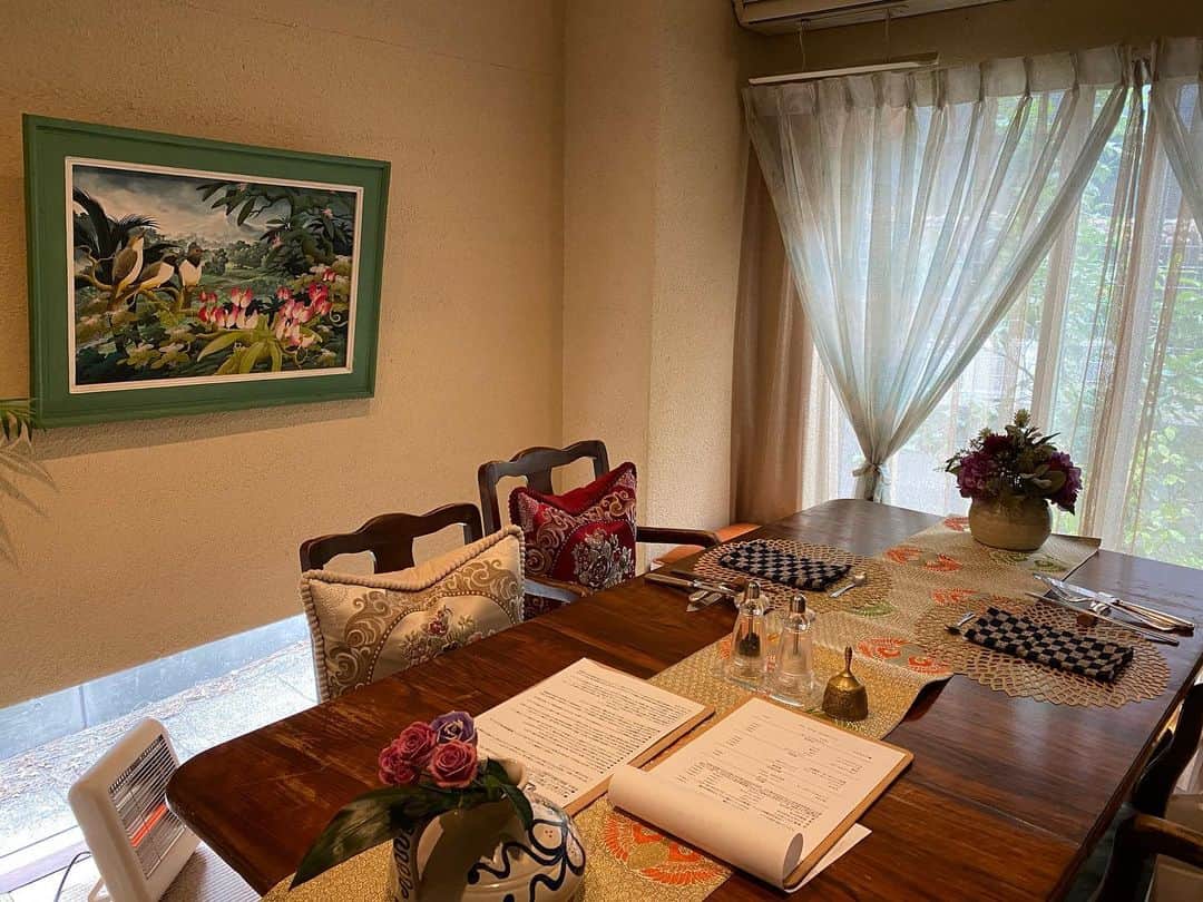 一木みおさんのインスタグラム写真 - (一木みおInstagram)「今日はお友達がお誕生日のお祝いをしてくれました😊✨🌹﻿ 一軒家のお家に遊びに来ている気分で、とても素敵なレストランでした😌﻿ ﻿ その後はカフェに移動してひたすらお話し。足りない☺️﻿ ﻿ お店からプレゼントまで、毎年本当に素敵なサプライズをしてくれるお友達。﻿ いつもありがとう🥰﻿ ﻿ 昨日も久しぶりに学生時代のお友達と少しだけど会えて、とーってもリフレッシュ出来たしパワーが一気に漲った💕﻿ ﻿ お友達が酸素すぎて会えない期間長いから軽く窒息するかと思った🥺﻿ ﻿ 素敵な一日をありがとう！﻿ ﻿ #リストランテ小林 #italian #目黒 #一軒家レストラン #イタリアン #lunch #mybirthday #birthday #happybirthday #サプライズ #surprise #happy #個室ランチ #instagood #instalike #카페투어 #photography #camera #yummy #gourmet #tokyo #happy #좋아요 #데일리룩 #맛스타그램 #誕生日 #맛집 #instapic #friend #thankyou」1月17日 20時52分 - mioichiki30