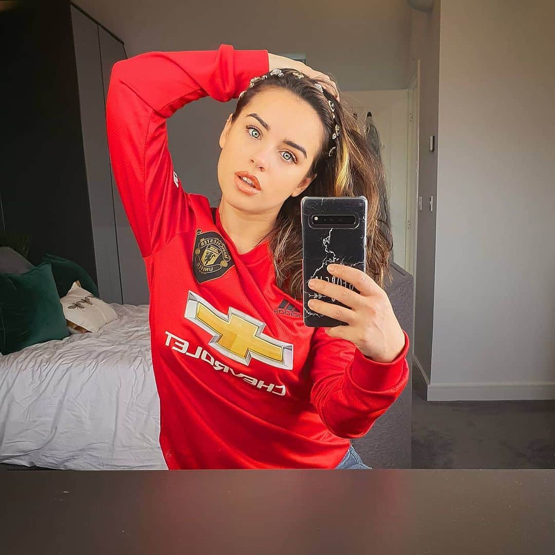 ジョージア・メイ・フットのインスタグラム：「Miss our date nights going to watch @manchesterunited play. Cmon lads 👹⚽️」