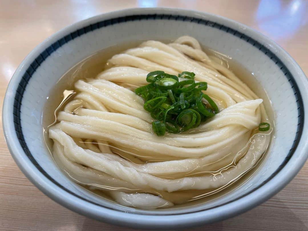 梶剛さんのインスタグラム写真 - (梶剛Instagram)「【讃岐うどんクイズ】 どの店のかけうどんでしょうか？？？  #香川県 #讃岐うどん #讃岐うどんクイズ」1月17日 20時59分 - kajitsuyoshi