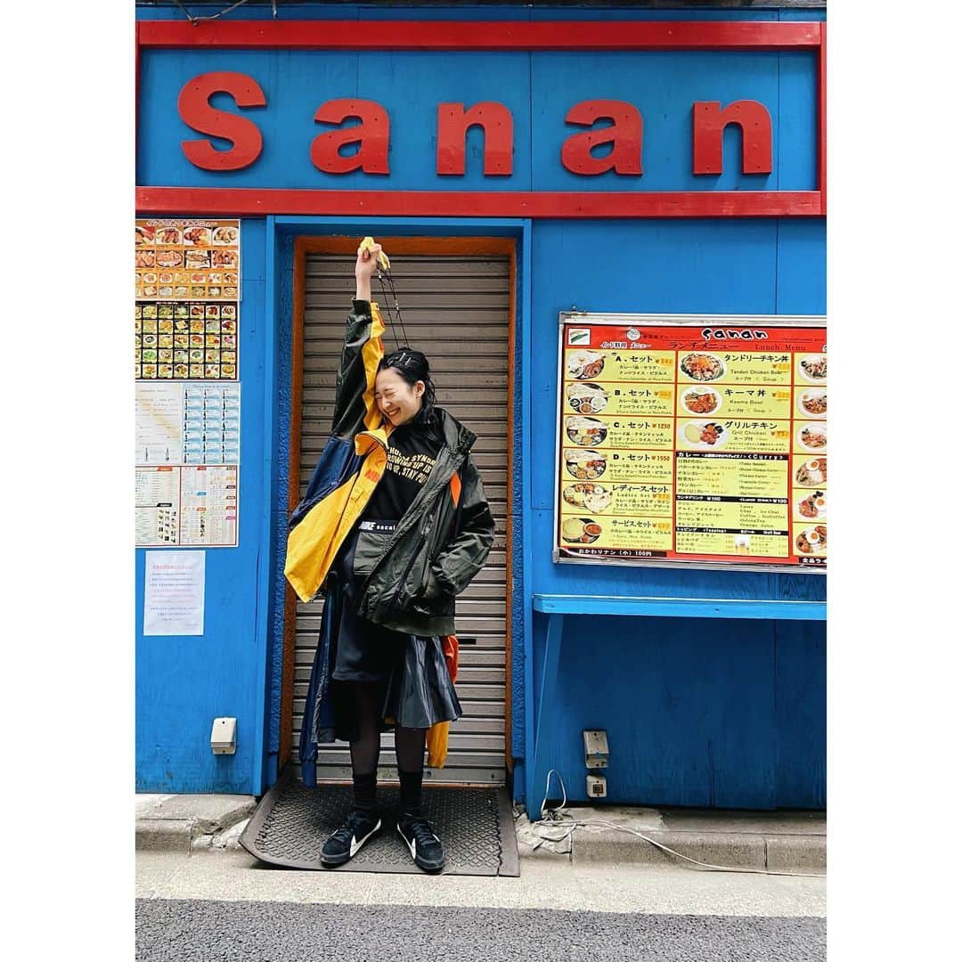 めがねのインスタグラム：「Sacai な Sanan を街中で見つけまして」