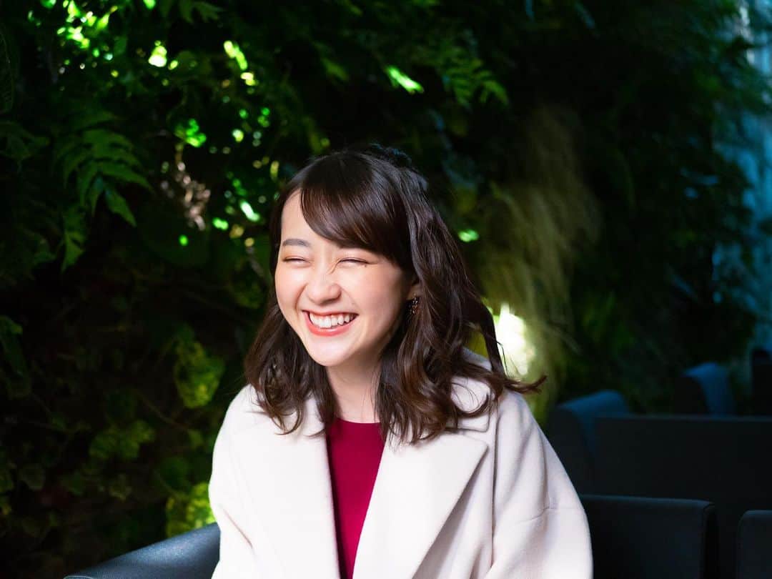小林廣輝のインスタグラム：「この度TBSアナウンサーたちの素敵な日常をアナグラムにて紹介するべく、僕が写真撮っていきます！ （全て2020年12月以前に撮影）  初回は「グッとラック！」で活躍中のわかばちゃんこと若林アナ　 @wakabayashiyuko_ です！  笑顔が素敵です！☺️  このアカウント以外にもアザカーカットを 各アナウンサーアカウントやアナグラム（ @tbs_annogram ）にもあげるのでそちらも是非ご覧ください〜☺️ 今この投稿をご覧の皆様と一緒に作っていきたい企画なので「このアナウンサーのこんなシーン撮ってきて！」要望を募集しております〜！」