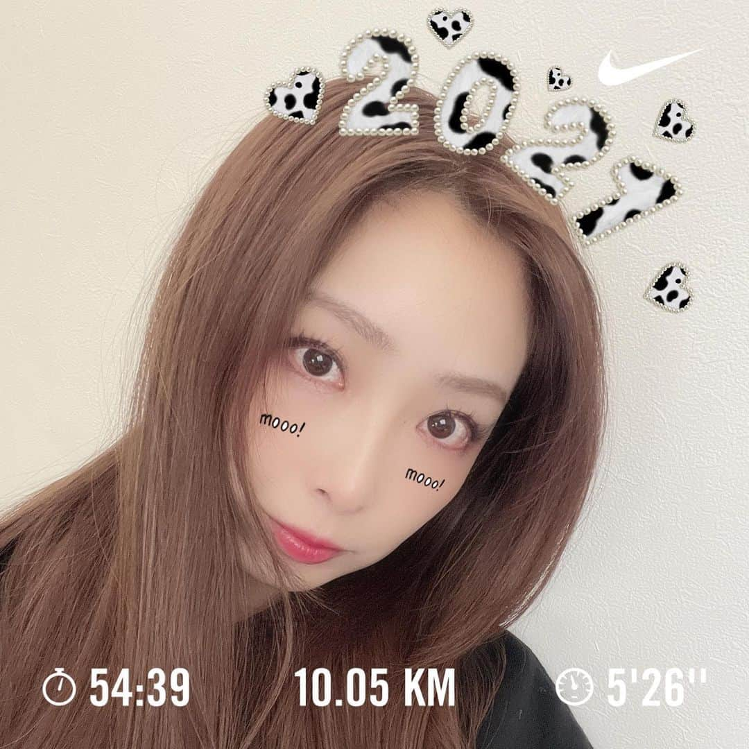 志摩夕里加のインスタグラム：「最近のRUN🏃‍♀️ 今の気温が最高に走りやすい🏃‍♀️👏 ランニングシューズがボロボロになってきたから、足にあったやつ新調しようかなぁ👟✨  全ての物に愛着があってなかなか捨てられないし、新しい物を買う時凄い悩む様になった😂  #running  #ランニング　#nikerunclub #ナイキランクラブ　#ジョギング　#nikerunning #nikerunningclub #ナイキランニングクラブ　#ナイキランニング」