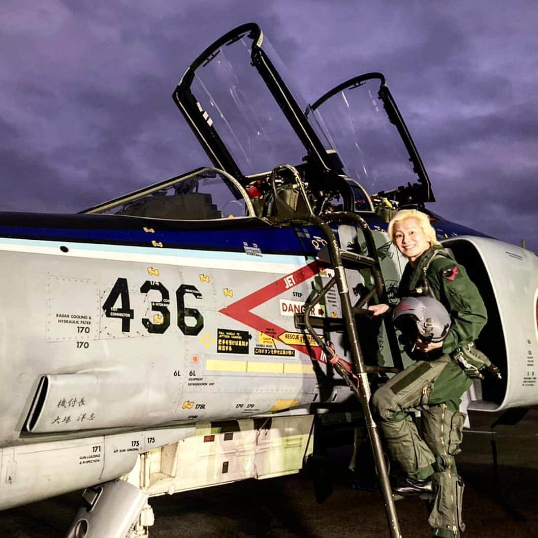 カズレーザーのインスタグラム：「F-4EJ改 最後の勇姿に携われたことは、一生の名誉です  #百里飛行場」