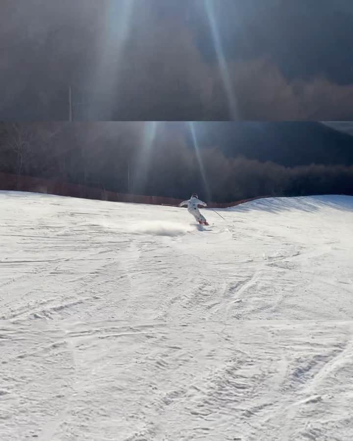 髙津奈々のインスタグラム：「#追い撮り を弟にしてもらった⛷ スキーを習いたい❄️  #スキー女子 #スキー好きな人と繋がりたい #スノーパーク #スキー場 #私は1番最初に始めた競技は #アルペンスキー #統一感のないナナライフ」