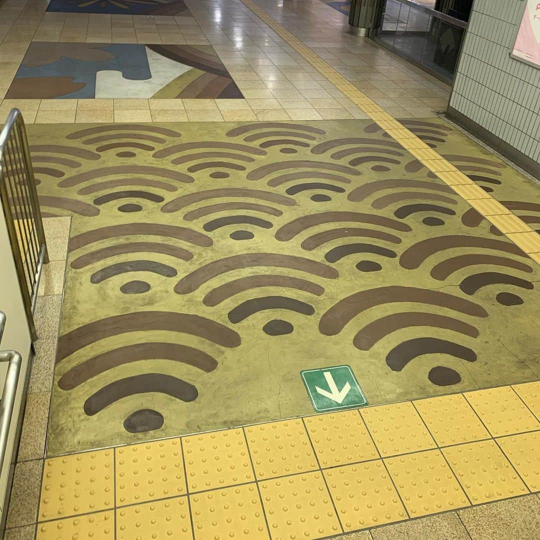 関根慶祐（K-SUKE）のインスタグラム：「ここWi-Fi飛んでんな  #wifi #東京 #tokyo #珍百景」