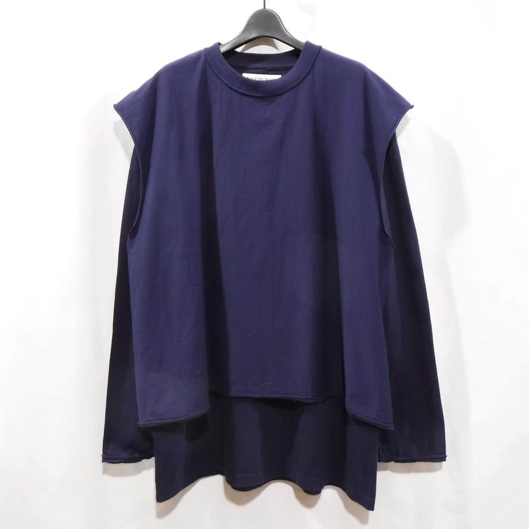 バナルシックビザールのインスタグラム：「LAYERED LONG SLEEVE T-SHIRT NAVY FREE SIZE 18.000yen」