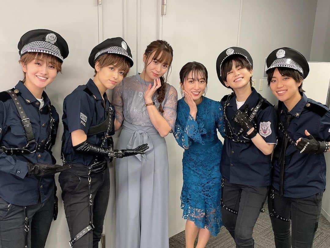 浦えりかのインスタグラム：「風男塾の黒白歌合戦2020でせぐと一緒にMCを務めさせていただきました🙌 新メンバーの柚希関汰（ゆずきかんた）くん、英城凛空（はなしろりく）くん、葉崎アラン（はざきあらん）くんにも会えて嬉しかったです💛💙💚 橙摩くん＆雅くんもはじめましてだったのですけど可愛いのにダンスがばっきばきでギャップがすごい！喋っていて癒された🧡💜 2021年の風男塾も凄く楽しみです🌈 #風男塾」