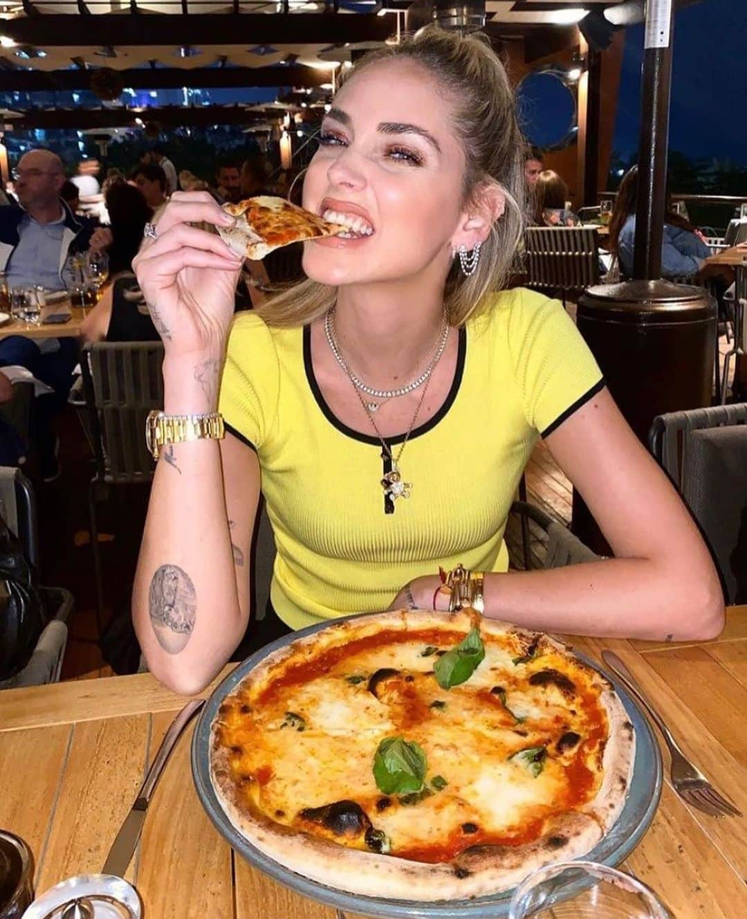 キアラ・フェラーニさんのインスタグラム写真 - (キアラ・フェラーニInstagram)「It’s world’s pizza day today: my favorite food in the world 🍕」1月17日 21時48分 - chiaraferragni