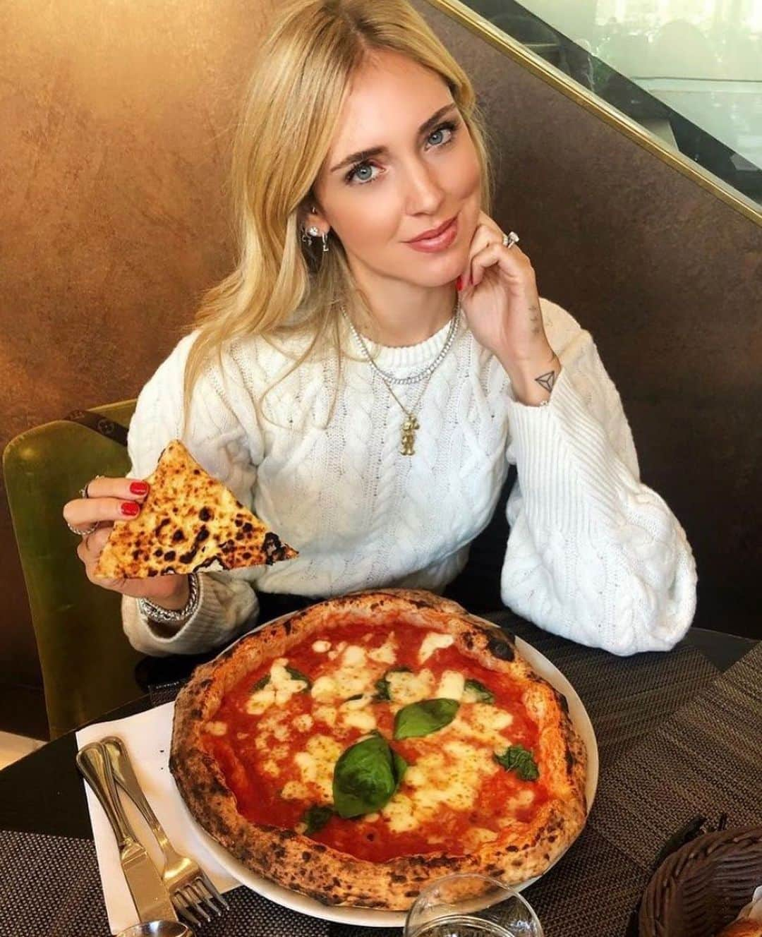 キアラ・フェラーニさんのインスタグラム写真 - (キアラ・フェラーニInstagram)「It’s world’s pizza day today: my favorite food in the world 🍕」1月17日 21時48分 - chiaraferragni