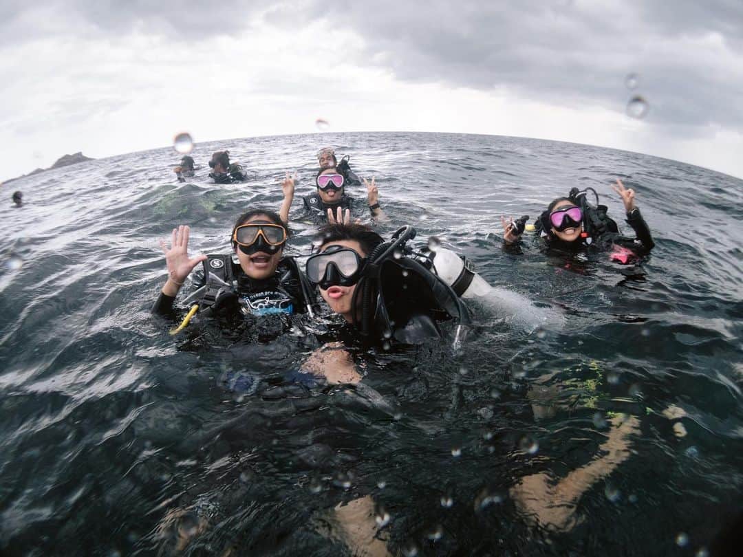 Amata Chittaseneeさんのインスタグラム写真 - (Amata ChittaseneeInstagram)「By @maxmillionx 🤙🏽  Dance with the waves, move with the sea,  let the rhythm of the water set your soul free  #lipeisland #thailand #pearypieamazingthailand #สตูล #Satun #freedive #scubadiving #diving #saveocean #marinelife #islandlife」1月17日 21時59分 - pearypie