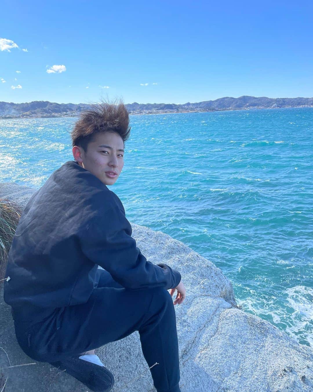 河村勇輝さんのインスタグラム写真 - (河村勇輝Instagram)「基本髪セットしてないから 風強いと💣  . . あと、趣味欲しいので教えてください。」1月17日 21時55分 - kawamurayuki_8