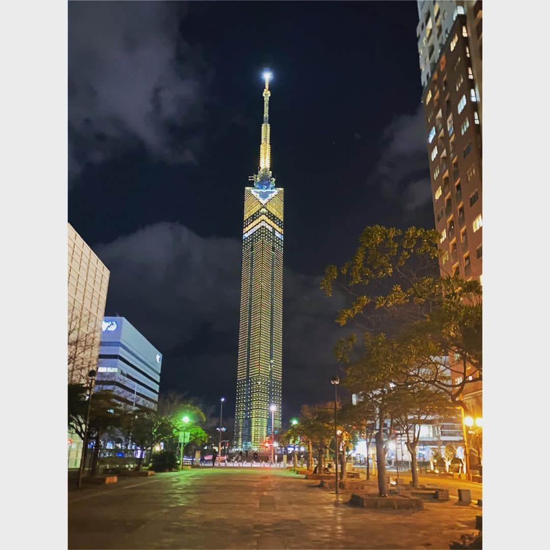 外薗葉月さんのインスタグラム写真 - (外薗葉月Instagram)「ファンの方が誕生日に福岡タワーを 葉月が大好きな黄色に染めてくれました💛 すごすぎる。。 幸せ者すぎるよ🥺」1月17日 21時55分 - hazuki_hokazono
