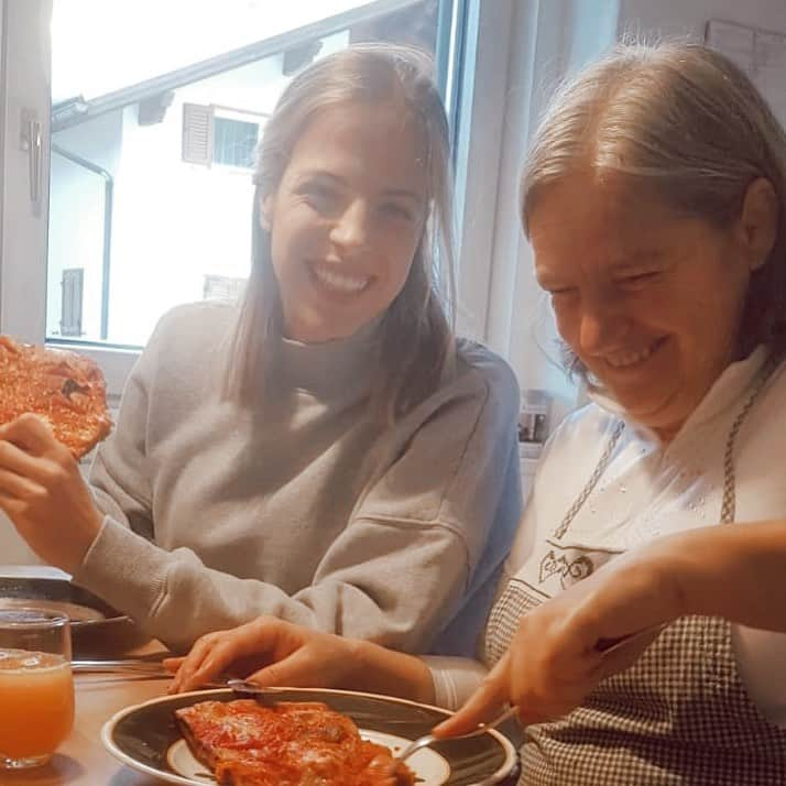 カロリーナ・コストナーさんのインスタグラム写真 - (カロリーナ・コストナーInstagram)「Pizza fatta in casa, che bontà!  #italiansdoitbetter #pizzalover」1月17日 22時02分 - mskostner