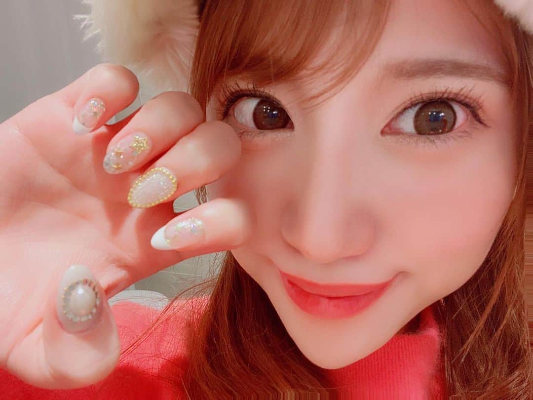 初美りんのインスタグラム：「ネイル変えたってよん🥺💖  #nail #newnail #冬ネイル」