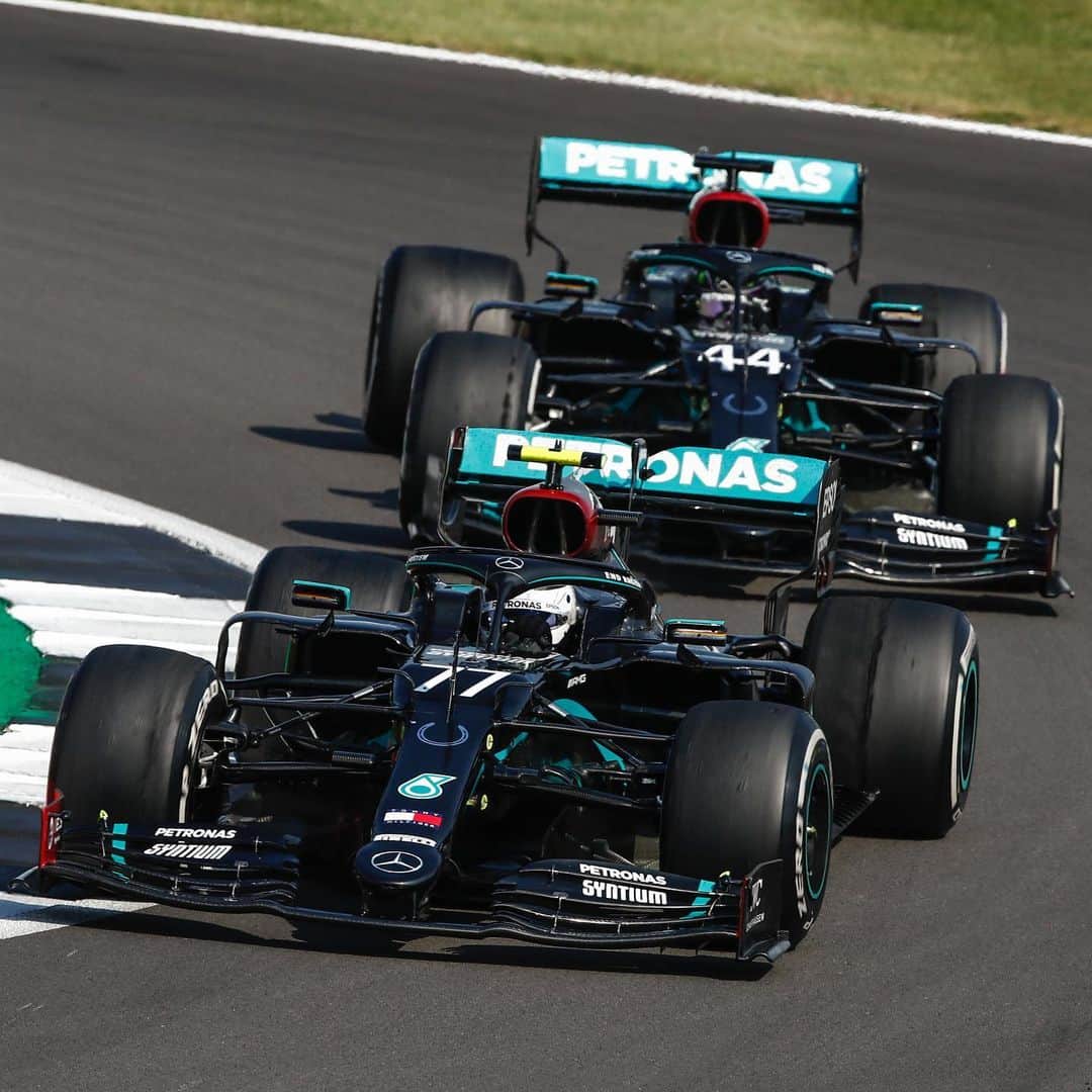 MERCEDES AMG PETRONASさんのインスタグラム写真 - (MERCEDES AMG PETRONASInstagram)「Sundays are for driving. 😍 One lap. Any track, past or present. Where in the 🌍 you heading? 👇」1月17日 22時09分 - mercedesamgf1