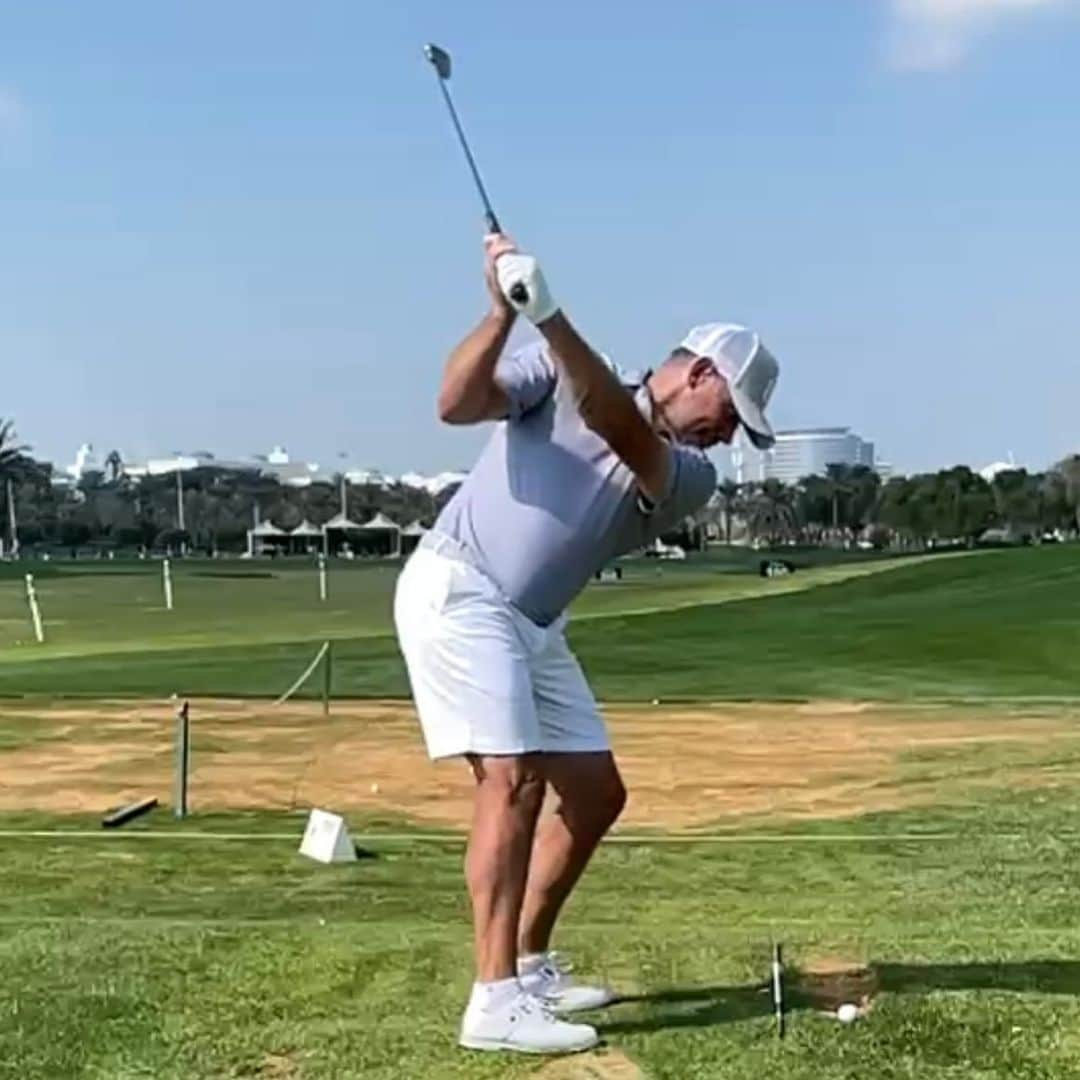 リー・ウエストウッドさんのインスタグラム写真 - (リー・ウエストウッドInstagram)「I’ve done some great preseason work the last few days. Going through some nice positions in my swing. Body feels good. Thanks to everyone at @dubaicreekgolf for looking after us. Looking forward to defending my title next week at the @abudhabigolfclub @adgolfchamps . Let’s pick up where we left off at the @dpwtc @helenstorey_10 💪🏼」1月17日 22時25分 - westwood_lee