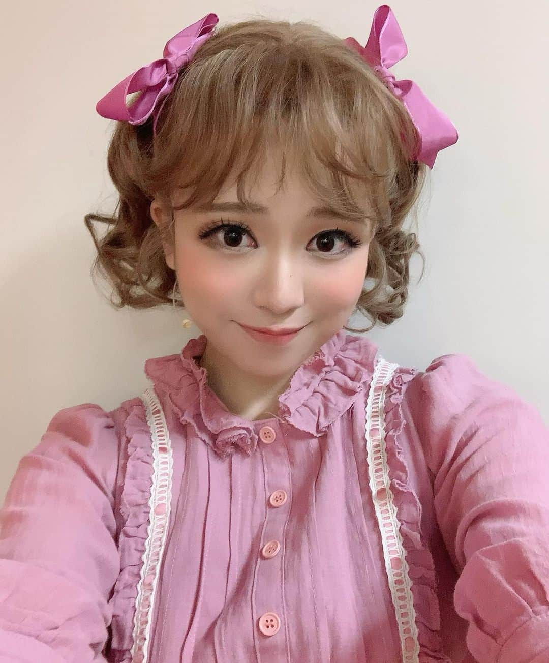 熊谷彩春さんのインスタグラム写真 - (熊谷彩春Instagram)「ミュージカル『パレード』 本日、無事に初日を迎えました✨ ・ カーテンコールのお客様の温かい拍手に、胸がいっぱいになりました。 お越しくださった皆様、本当にありがとうございました！ ・ この作品の持つメッセージを心に、メアリーと向き合って、これからどんどん深めていけるように頑張ります！ ・ #パレード #開幕　#東京芸術劇場 #メアリーフェイガン #熊谷彩春」1月17日 22時42分 - iroha_kumagai