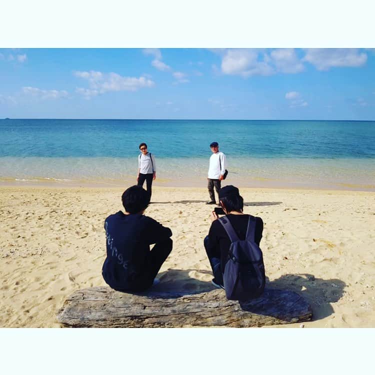 西本銀二郎さんのインスタグラム写真 - (西本銀二郎Instagram)「．  じいちゃんとばあちゃん。 それを微笑ましく見る僕と兄。  また早く家族旅行できますように。  #family」1月17日 22時39分 - ginjiro.nishimoto.official