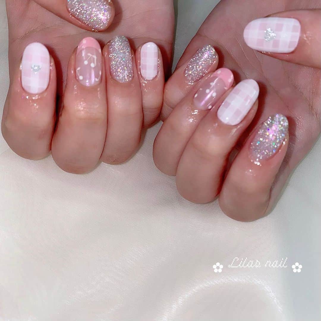 makoのインスタグラム：「* Flash nail 🍒♡ #girlynail #ガーリーネイル #ミラーネイル #glitternail #젤네일 #젤네일아트 #젤네일전문 #フレンチガーリー  #ギンガムチェック #ギンガムチェックネイル #オーダーチップ #ブライダルネイル #ワイヤーネイル  #セルフネイル #스누피네일아트 #左右非対称ネイル #ちょうちょネイル #蝶々ネイル #ヴィンテージネイル #水滴ネイル #オーロラネイル #フレンチネイル #冬ネイル #マットネイル #韓国ネイル #フラッシュネイル」