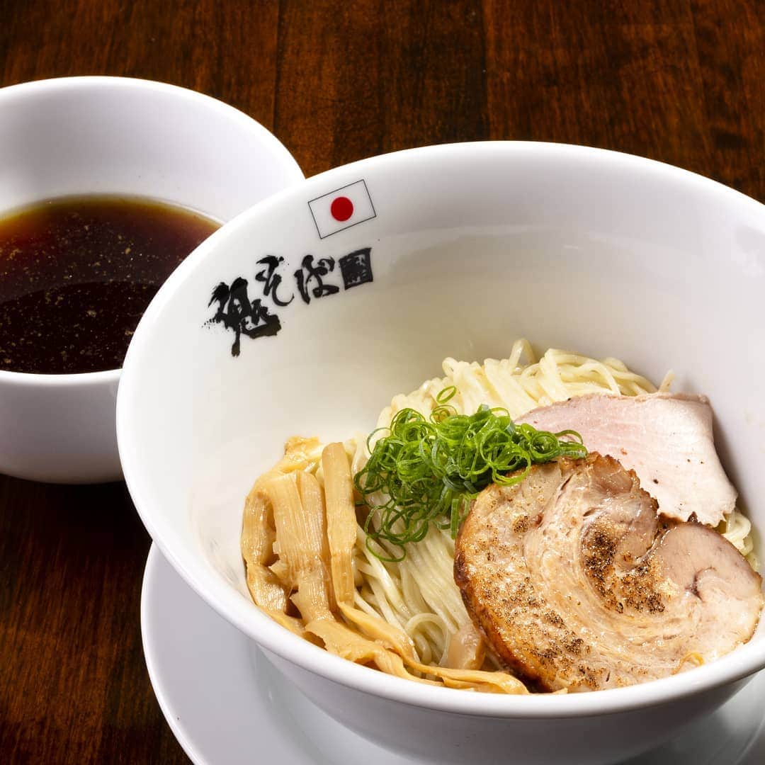 HEY!たくちゃんのインスタグラム：「こちらの醤油つけ麺は 春に向けて 花開いた味になります！ 麺の美味しさが鬼そば藤谷にしか 出せない味になった！  暇な時間で修行！」