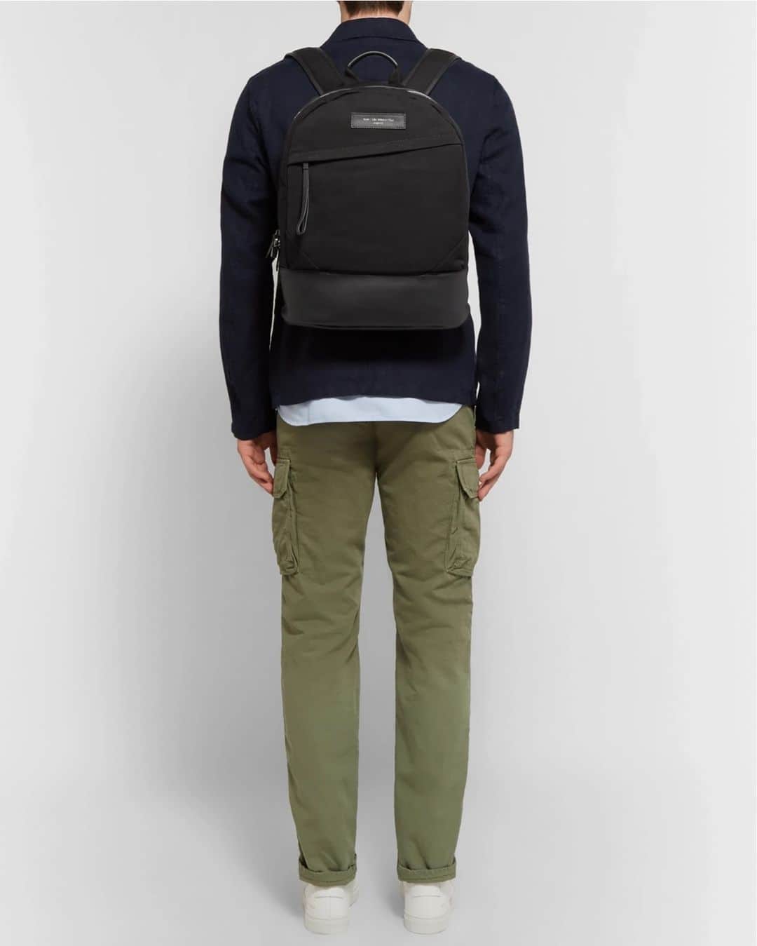 ウォントのインスタグラム：「Understated city essentials on @mrporterlive. Refined materials and a muted palette in our signature totes, backpacks and briefcases define the timeless assortment on mrporter.com.  #wantlesesentiels #mrporter」