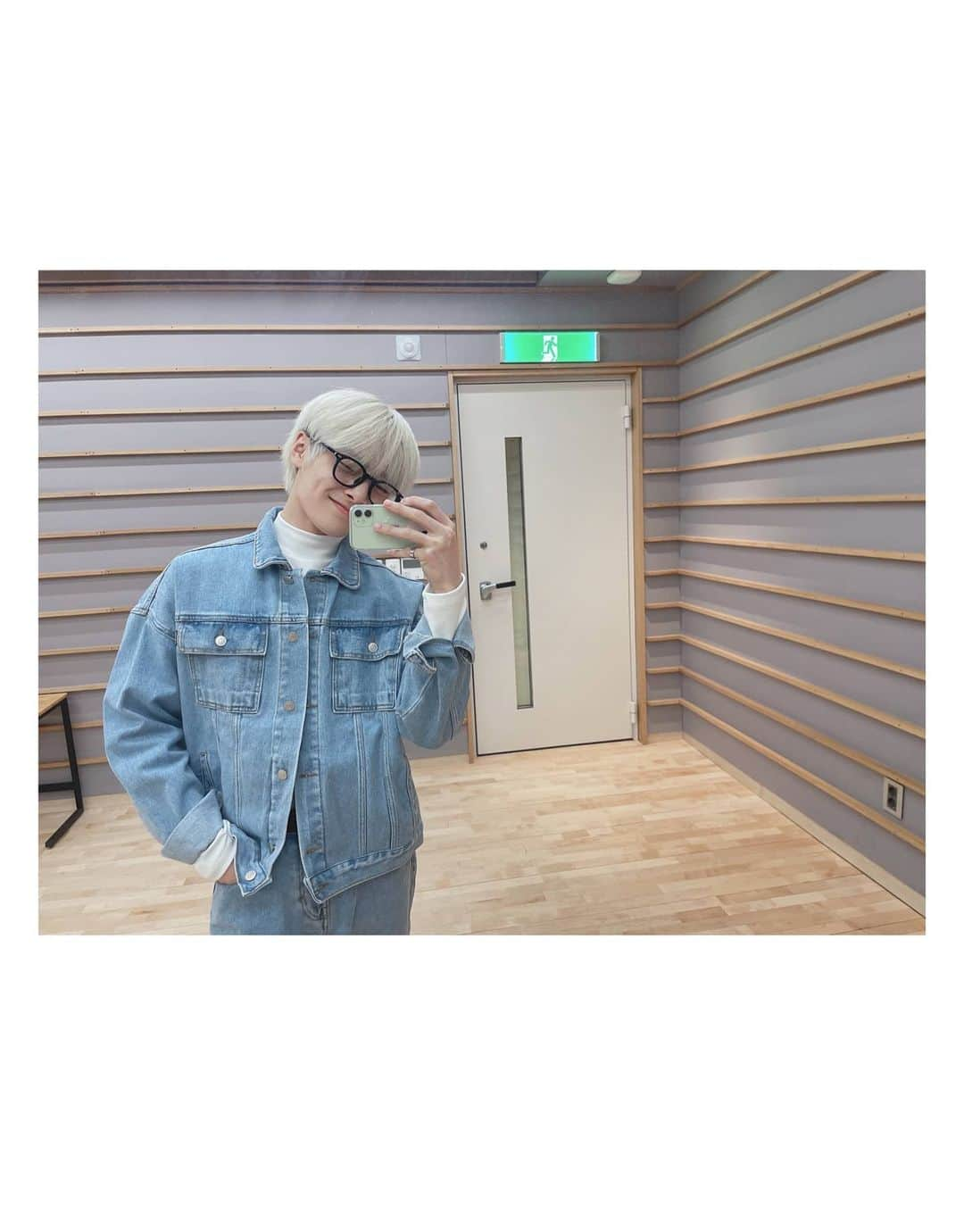 Stray Kidsさんのインスタグラム写真 - (Stray KidsInstagram)「청청💕 #StrayKids#STAY#OOTD#IN스타그램#🦊」1月17日 22時52分 - realstraykids