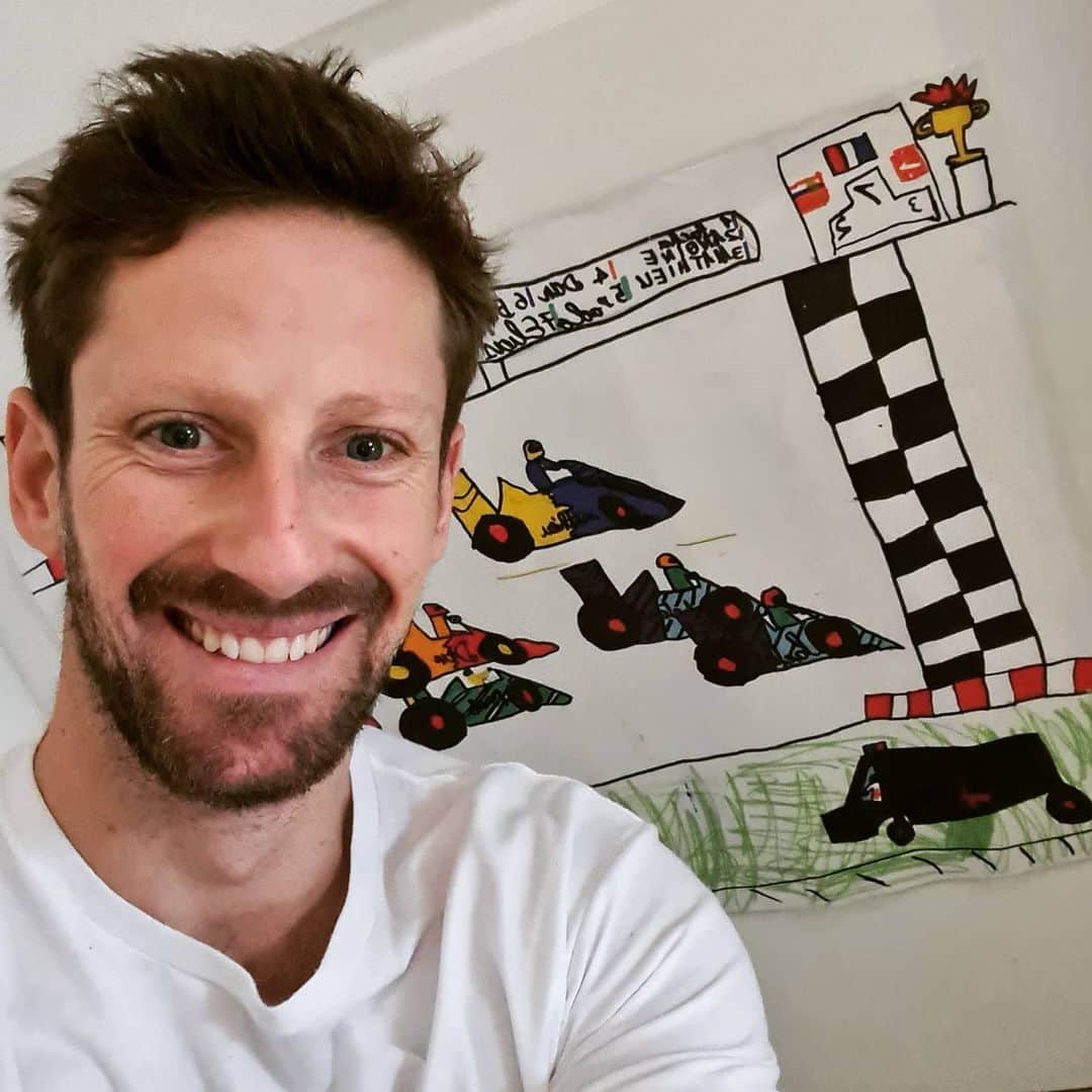 ロマン・グロージャンのインスタグラム：「Sacha and his class mate have drawn me a very nice gift  🇨🇵 1st 🇸🇰 2nd 🇨🇭3rd」