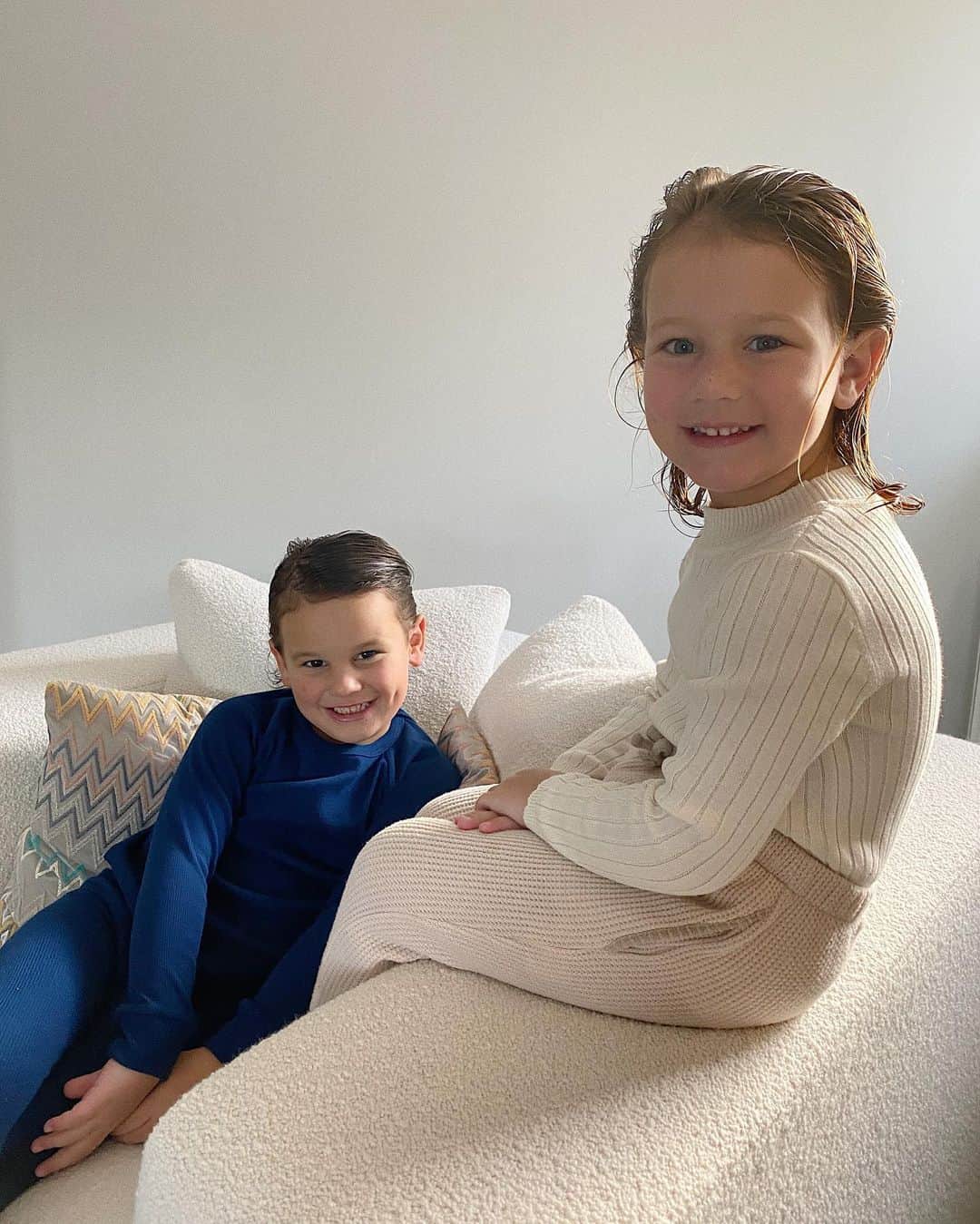 サム・フェアーズのインスタグラム：「My two beautiful little humans 🥰  Although I have to be honest these two have been testing my patience these past couple days 🤣🥵😭 please tell me I’m not the only one 🤦‍♀️」