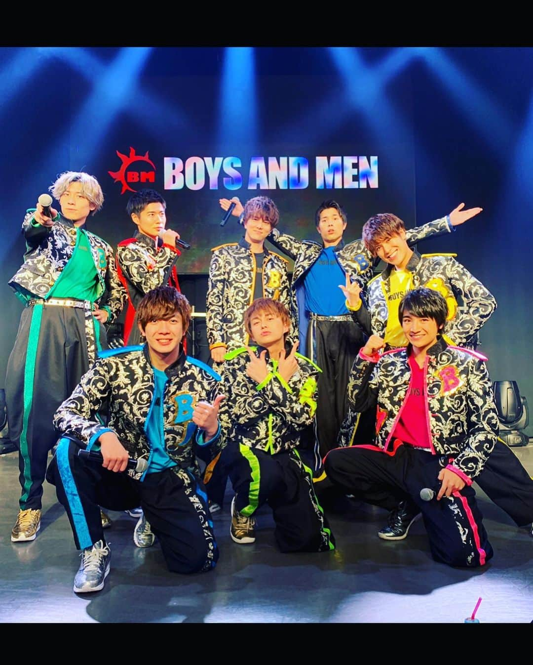 BOYS AND MENさんのインスタグラム写真 - (BOYS AND MENInstagram)「本日もリリイベありがとうございました🤗 本日、ユニット曲初披露✨ 新曲いかがでしたか？？  #道 #ヒロイズム ＃存在理由 #若旦那 #オフショット #楽曲 #メンバープロデュース #メンバーの想い届け #吉原はヤンキー曲の袖でめちゃダンス #辻本平松はリズムの確認 #豊はキラキラつけてメイク  #つんく♂ #どえりゃあJUMP！」1月17日 23時07分 - boysandmen_official