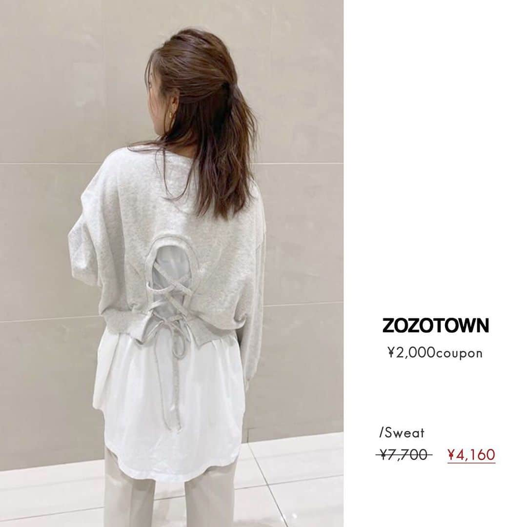 Ungridさんのインスタグラム写真 - (UngridInstagram)「【ZOZOTOWN】 ¥2,000 OFFクーポン実施中🈹 人気アイテムももちろん対象__________ . #ボアムートンブルゾン ¥18,700(tax in)→¥9,220(tax in) . #バックリボンスウェット ¥7,700(tax in)→¥4,160(tax in) . #ウォッシャブルタートルニット ¥6,600(tax in)→¥2,620(tax in) . @ungrid_official  #TOPページURLよりご覧下さい . #ungrid #ungrid_official #zozotown」1月17日 23時17分 - ungrid_official