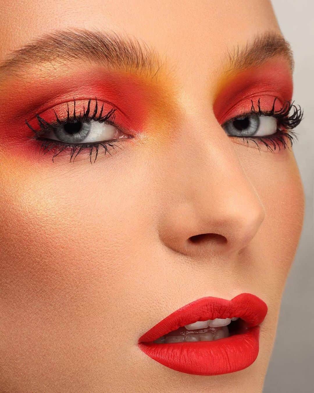 NARSさんのインスタグラム写真 - (NARSInstagram)「Red on repeat. #regram @beckymooremakeup   Model: @chelseagirl_x Photographer: @vincent_ford Retouching: @retouch_by_md  Products used:  Soft Matte Complete Foundation Blush in Taj Mahal Powermatte Lip Pigment in Light My Fire Extreme Effects Eyeshadow Palette Single Eyeshadow in Douro and Fatale Climax Extreme Mascara」1月17日 23時17分 - narsissist